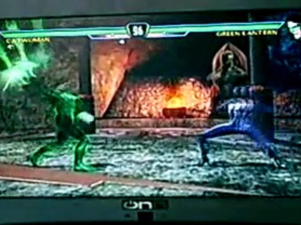 Mortal Kombat VS DC- Catwoman VS Green Lantern