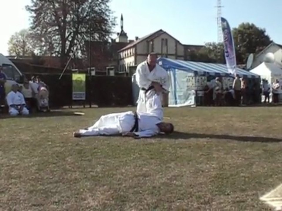SHITO RYU KARATE DO - NOGENT SUR OISE- DEMONSTRATION