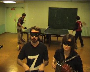 LES ZROFS Le prof de sport