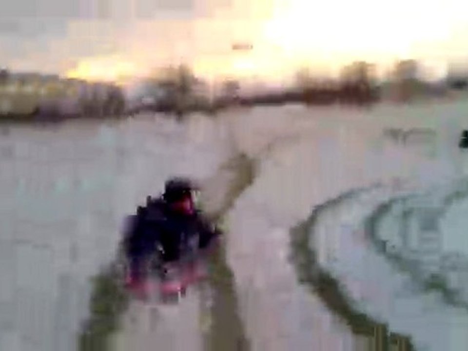 kevin en luge tire par un quad crash lol mdr