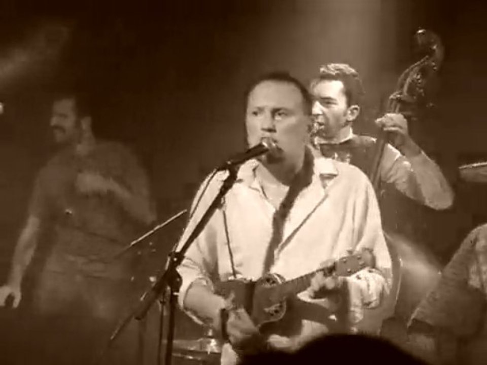 Oldelaf & Monsieur D. : Le Café