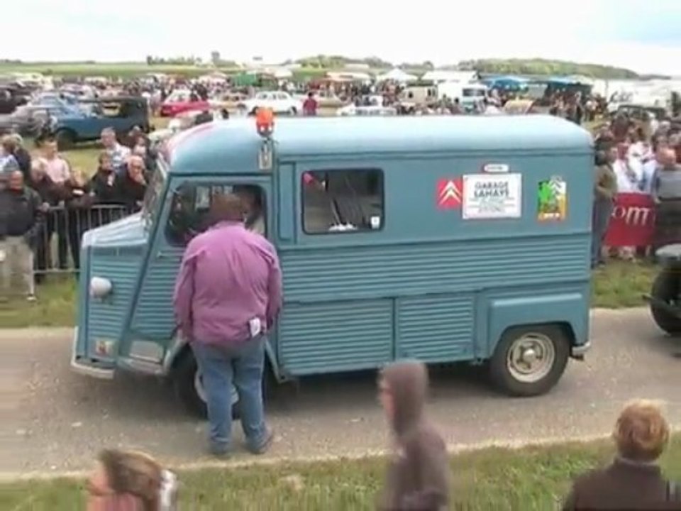 Quivières 2009 : camions, véhicules militaires et bourse