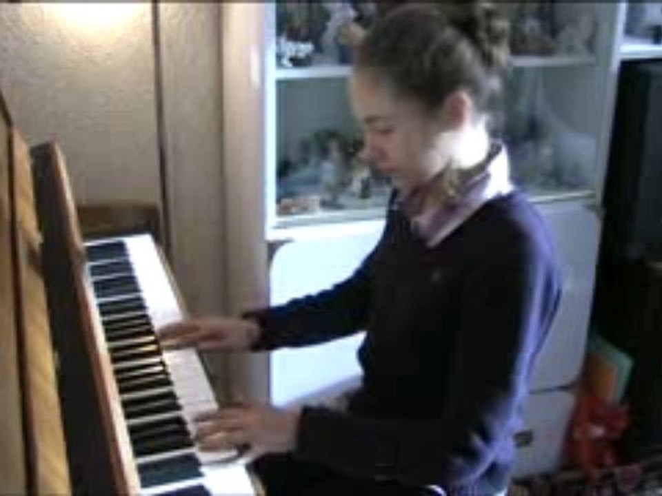 Anne au piano