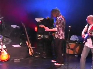 Innes Sibun: Million Miles Away