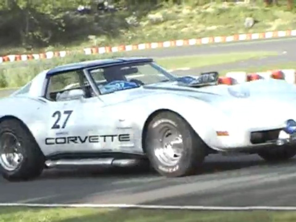 CORVETTE sur circuit Niort - Classic val de sevres 2009