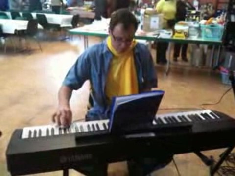 2009 - TELETHON - VINCENT AU PIANO (1)