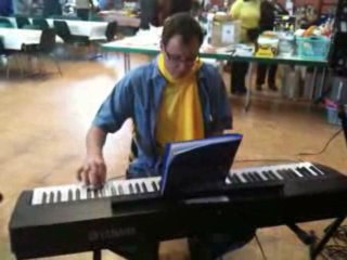 2009 - TELETHON - VINCENT AU PIANO (1)