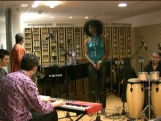 Monique Mijnals Performing Julius at NPS Radio 5