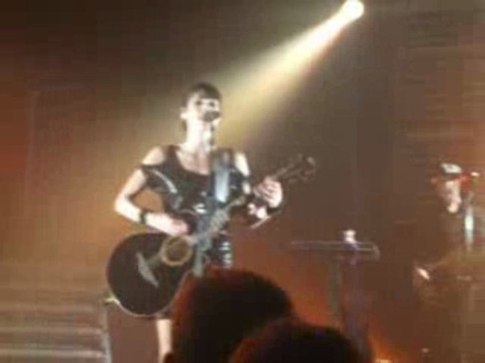 Superbus 20.11.09 - On Monday