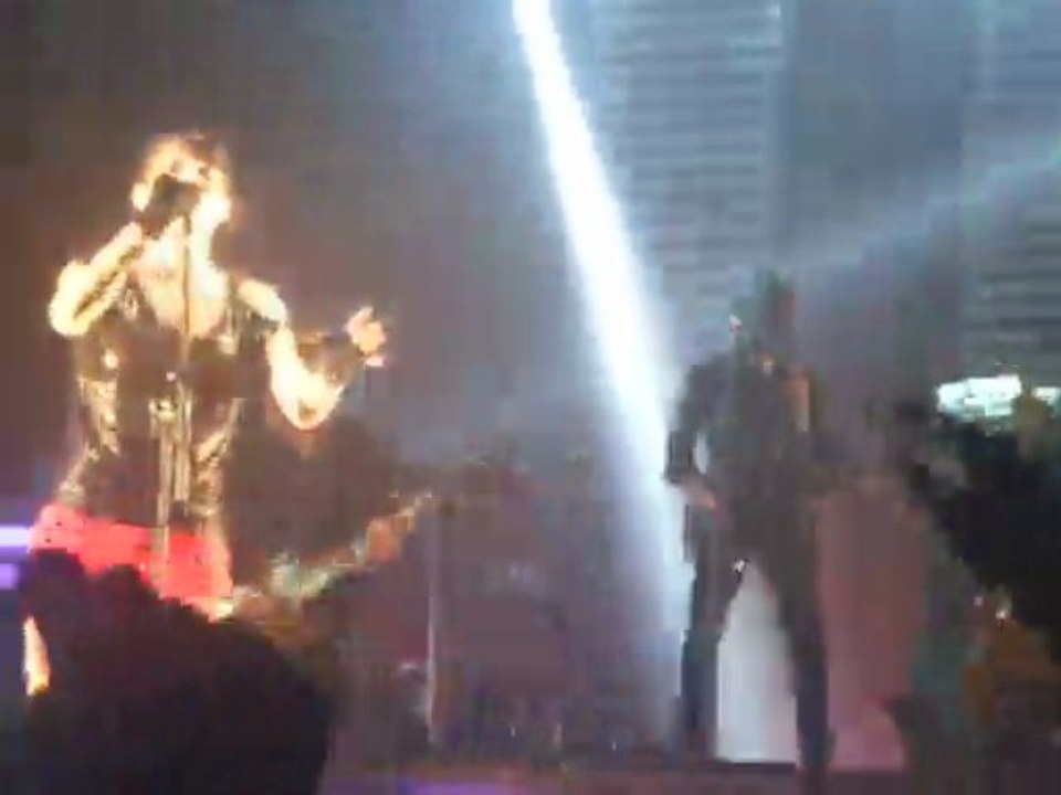 Superbus 20.11.09 - Nelly