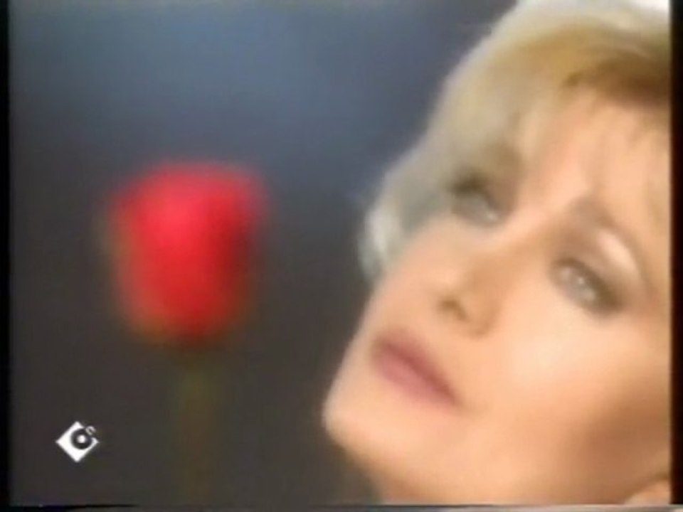 Emel sayin-odalarda isiksizim video klip nostalji özel arsiv