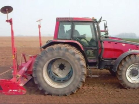 Plantation pomme de terre dans l'Oise