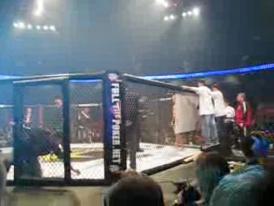 Fedor Emelianenko Strikeforce cageside introduction