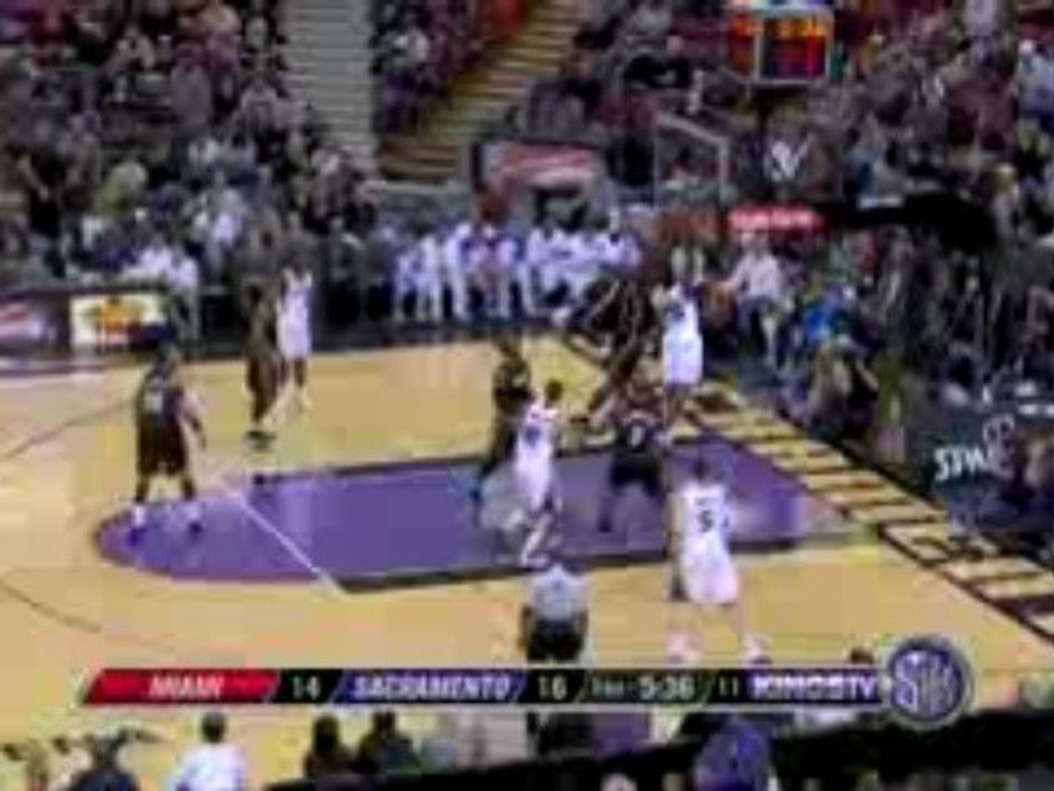 NBA Donte Green throws down a two-handed flush over Joel Ant