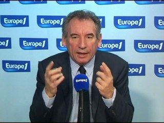 Bayrou : "Ce que fait Ségolène est souvent rigolo"