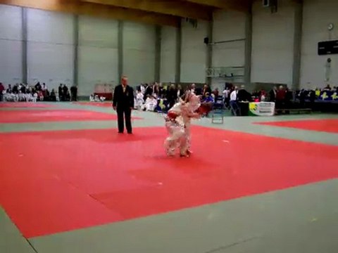 1er combat de judo de julien st gilles le 6decembre 2009