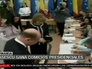 Basescu es reelecto en Rumania