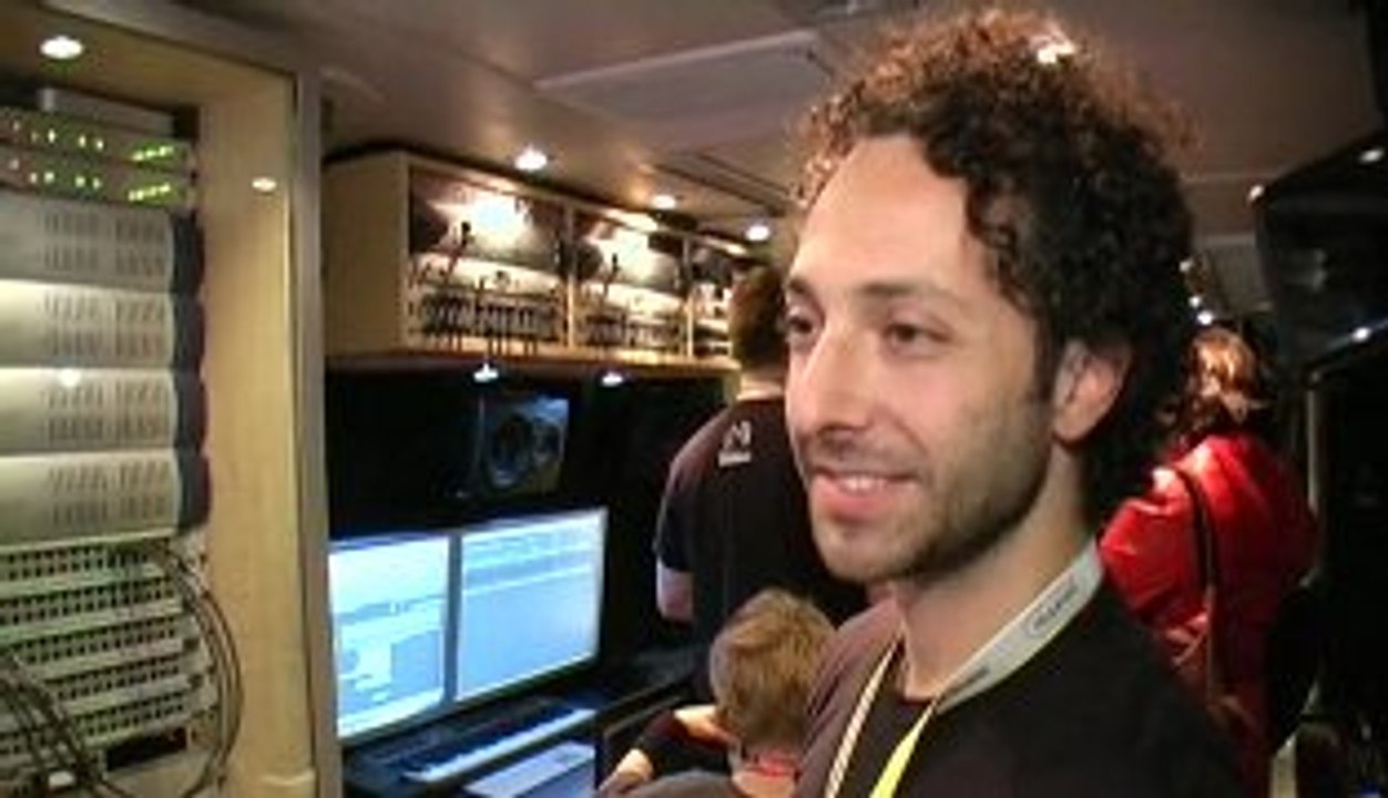 MacWorld '09 : Lennon bus, give music a chance !