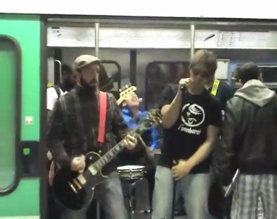 DYNAMO CODE dans le métro