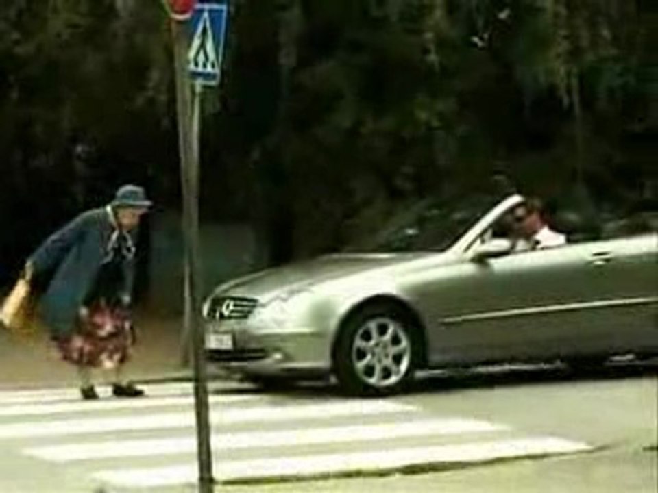 faut pas klaxoner les vieux
