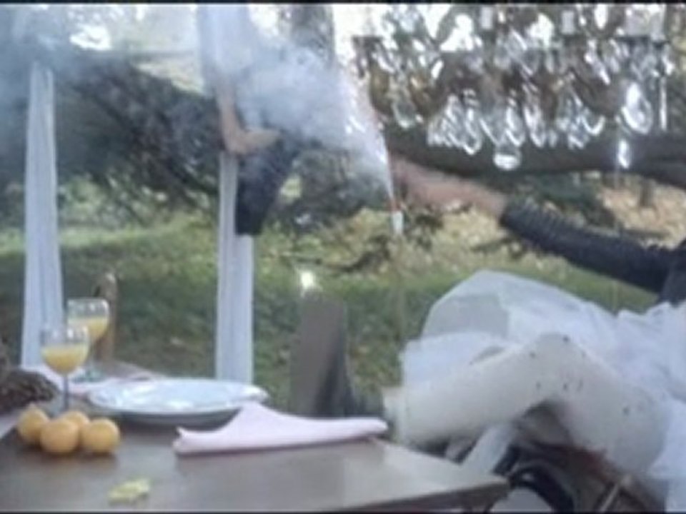 Dingue, Dingue, Dingue : le clip de Christophe Maé