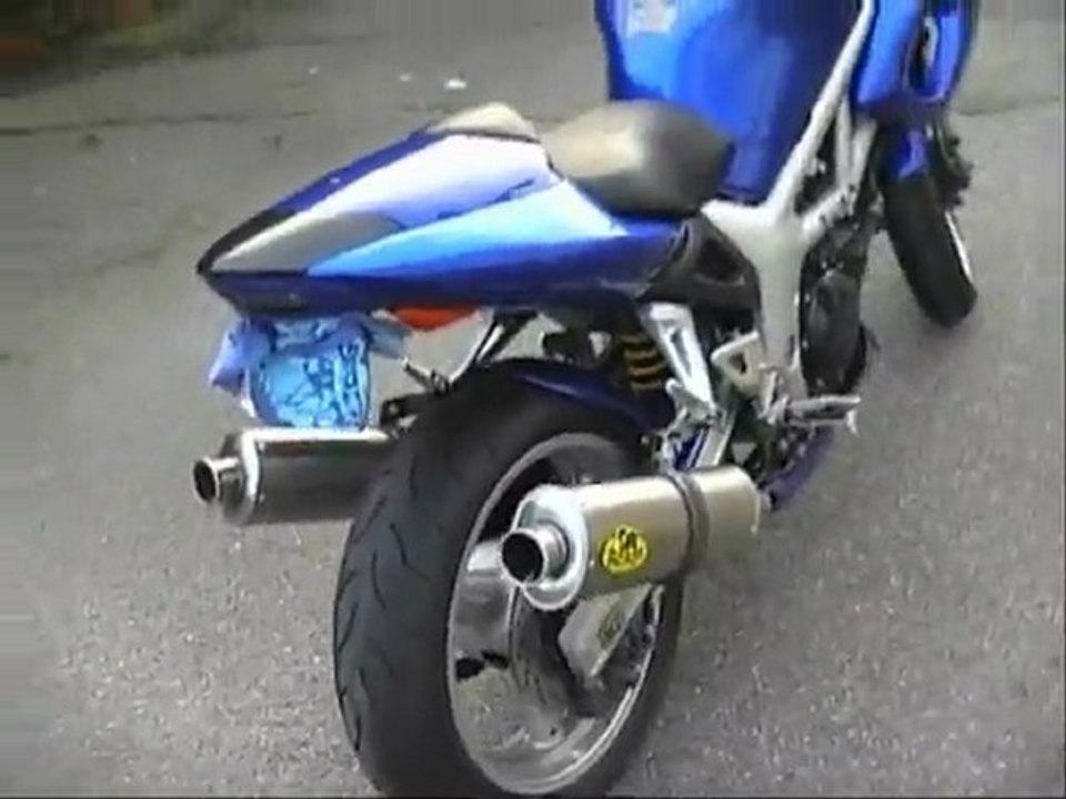 sv650s double sorties roadsitalia ovale titane sans chicanes