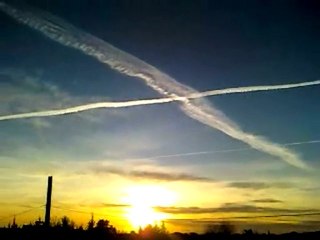 HUMM RESPIREZ LES JOLIS CHEMTRAILS