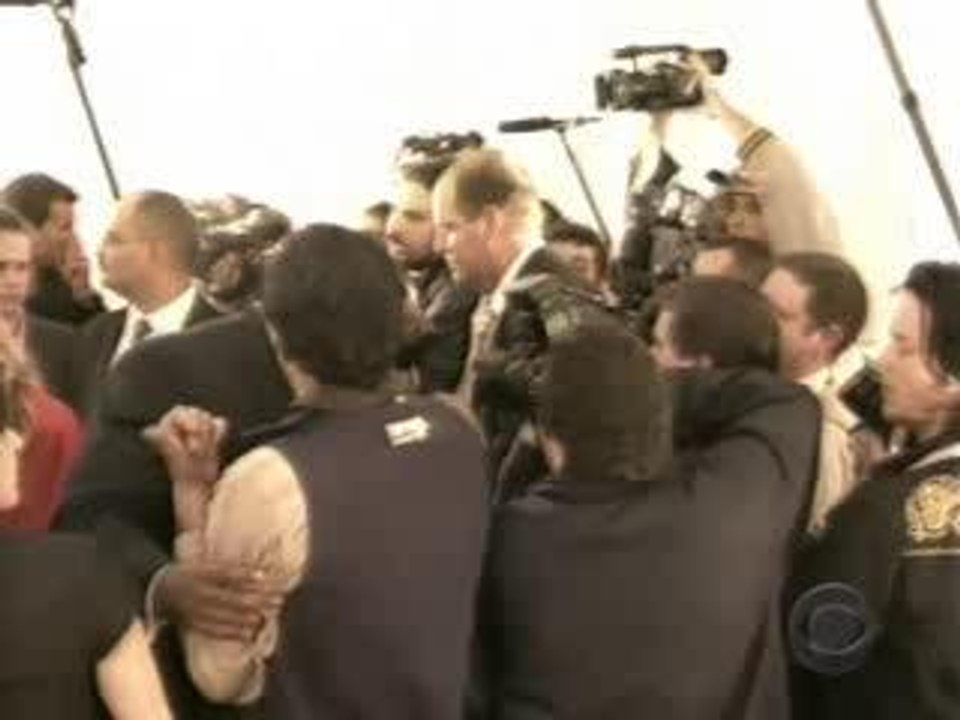 Ricky Martin - Drop It On Me