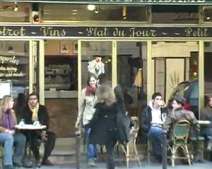 Eva , court métrage amateur. une musicienne arrive à paris..