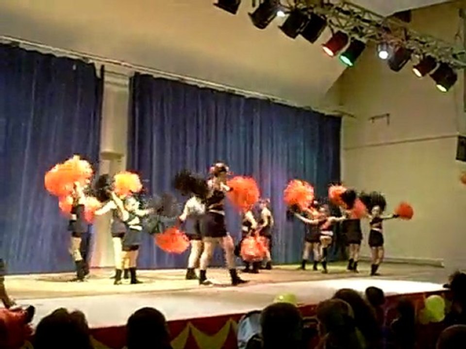 Dernière danse pompom des moyennes et grandes