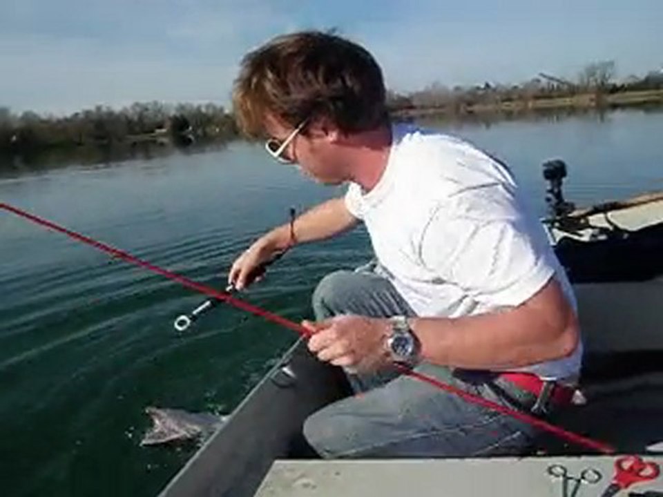 pêche d'un gros brochet au mort manié (101 cm)