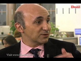 Bank pay for new hires holds steady