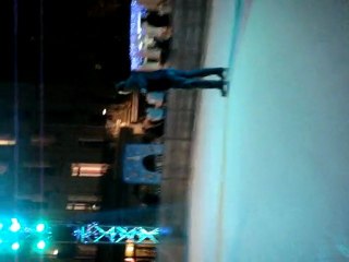 Raphaël à la patinoire, ça déchire attention les yeux !!!