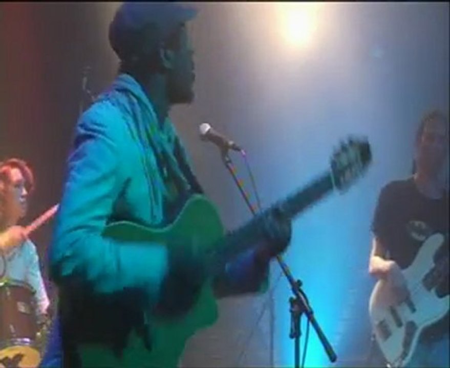 SAN LLUIS Jamais Eu Live à Igny 28.11.09