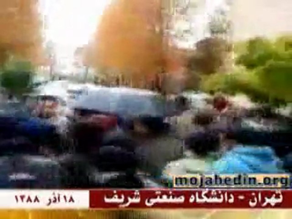تظاهرات دانشجويان دانشگاه صنعتى شريف 1 - 18آذر 13