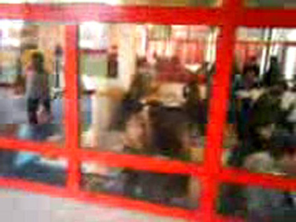 un carton + 2 zarzaa = 2 zarzaa dans un carton =D