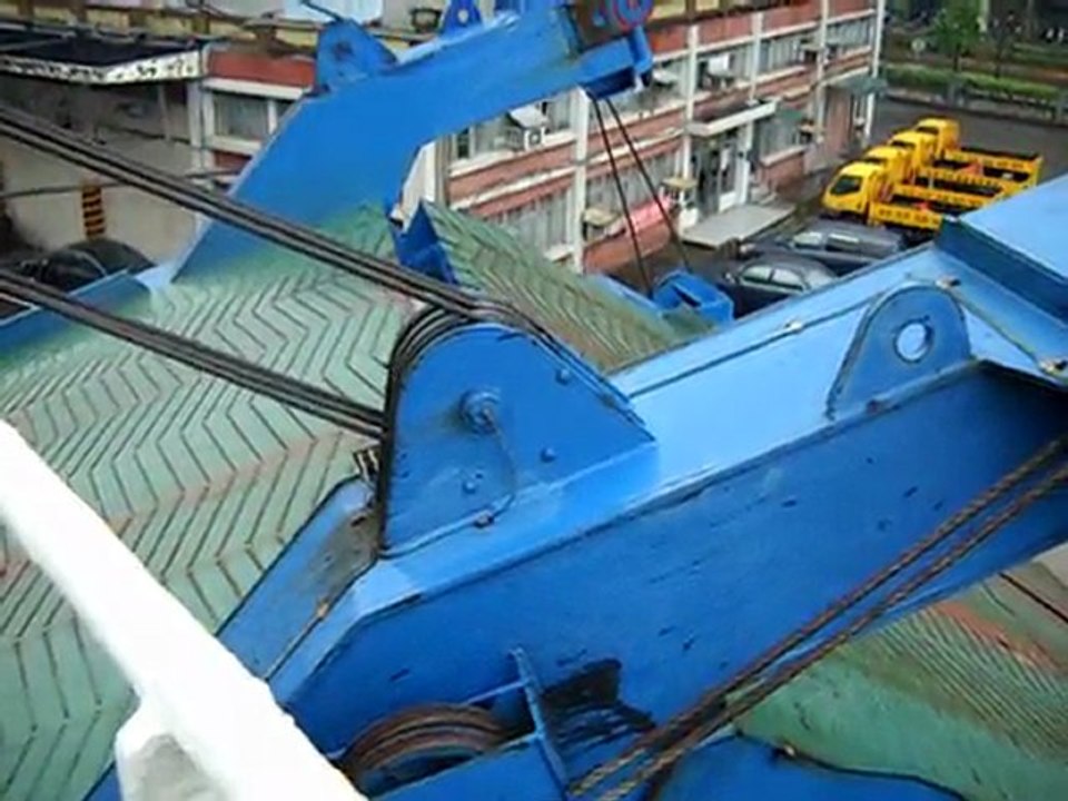 Hatch Opening-Bilk Carrier