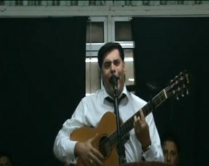 hermano rayo en un culto