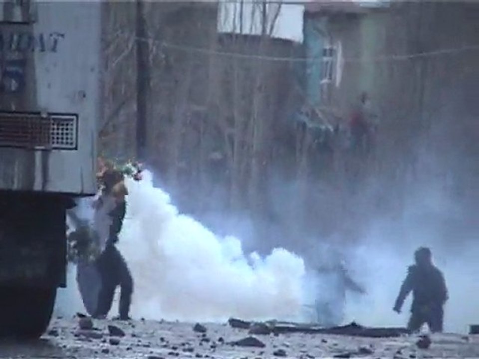HAKKARİ'DE OLAYLAR DEVAM EDİYOR