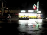 Un Vendredi soir pluvieux sur Ventura Boulevard.