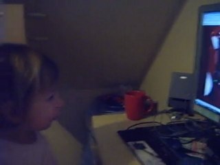 Le pere Noel parle a Erin