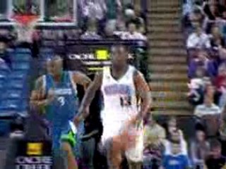 NBA Tyreke Evans drives to the basket and finishes with a ni