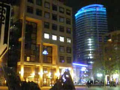 Lyon Part-Dieu: La nouvelle tour Oxygène vue du parvis