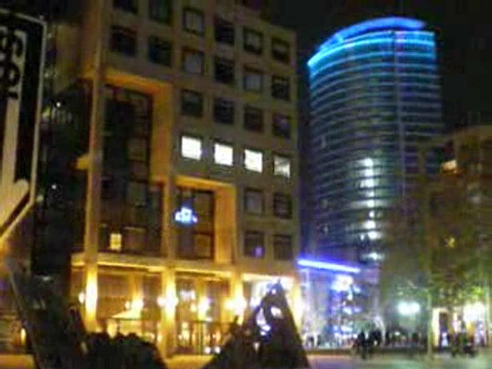 Lyon Part-Dieu: La nouvelle tour Oxygène vue du parvis