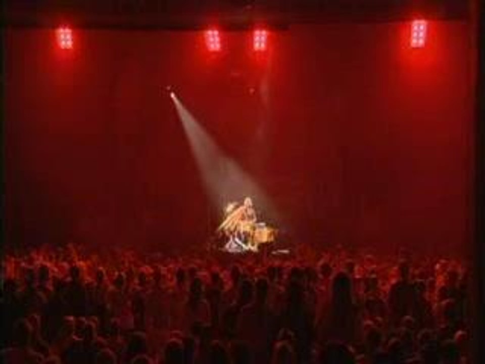Xavier Rudd - No Woman No Cry (Live)