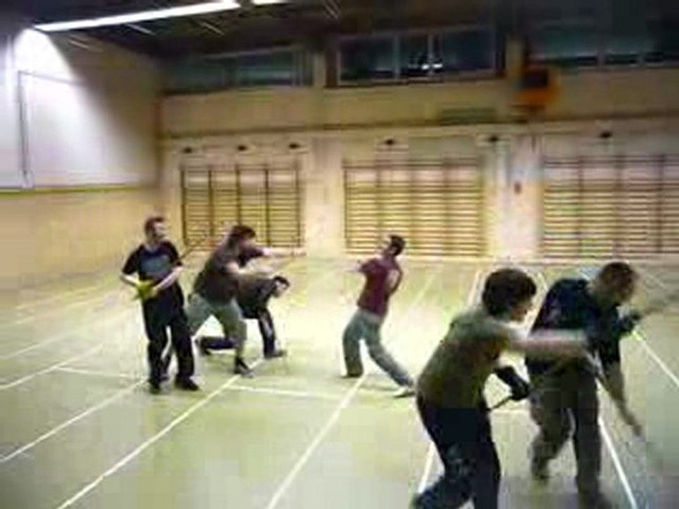2 vs 4 première
