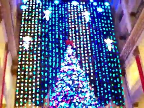 Wanamaker's Christmas Light Show at Macy's, Phila, PA Pt 1