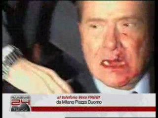 Silvio Berlusconi agressé à Milan (RaiNews24)