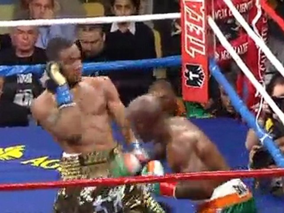 Timothy Bradley vs Lamont Peterson_2