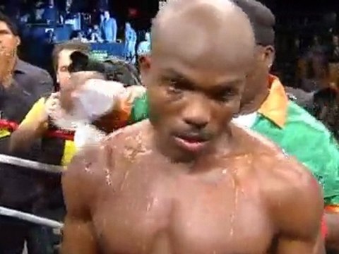 Timothy Bradley vs Lamont Peterson _4